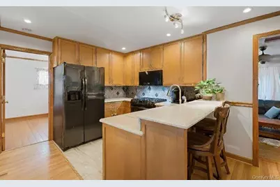 5 Liberty Street, Hampton Bays, NY 11946 - Photo 5