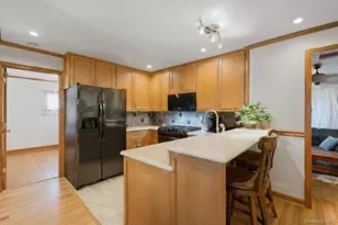 5 Liberty St, Hampton Bays, NY 11946 - Photo 5