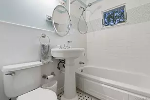 5 Liberty St, Hampton Bays, NY 11946 - Photo 11