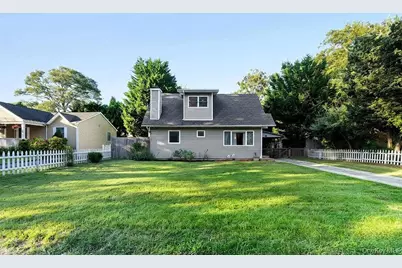 5 Liberty Street, Hampton Bays, NY 11946 - Photo 3