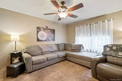 27 Evelyn Court, Manorville, NY 11949 - Photo 25