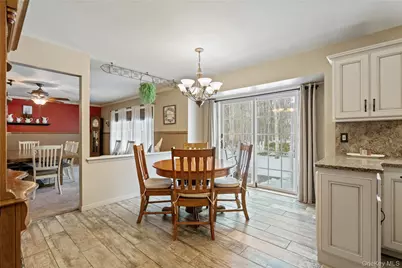 27 Evelyn Court, Manorville, NY 11949 - Photo 15