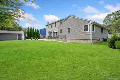 27 Evelyn Court, Manorville, NY 11949 - Photo 7