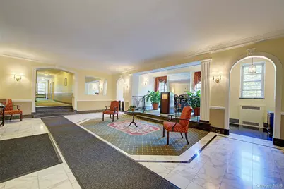 77-35 113th Street #2N, Forest Hills, NY 11375 - Photo 3