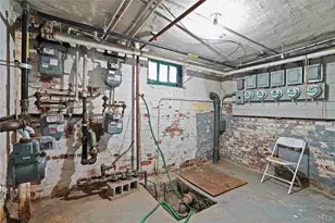 72-07 73 St, Glendale, NY 11385 - Photo 7