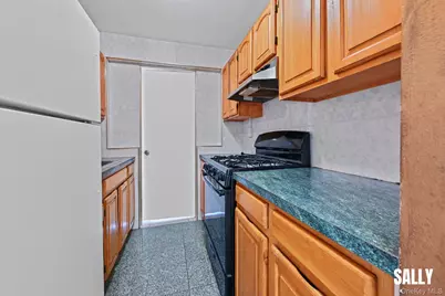 138-10 Franklin Avenue #12A, Flushing, NY 11355 - Photo 5