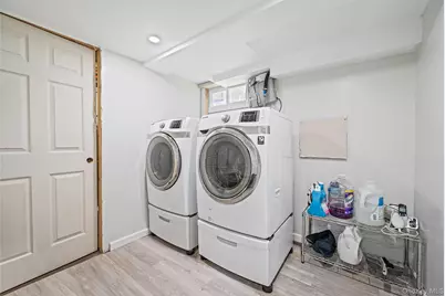 1454 E Forks Road, Bay Shore, NY 11706 - Photo 29