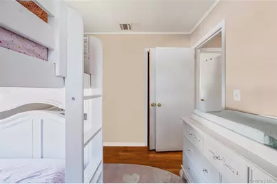 1454 E Forks Road, Bay Shore, NY 11706 - Photo 17