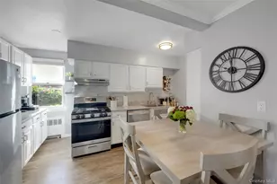 5 Bryant Crescent, White Plains, NY 10605 - Photo 3