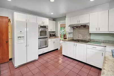 125 Colonial Road, Great Neck, NY 11021 - Photo 19