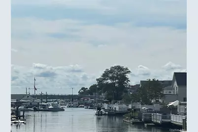 20 Bayview Avenue, Howard Beach, NY 11414 - Photo 3