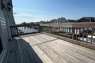 20 Bayview Ave, Howard Beach, NY 11414 - Photo 11