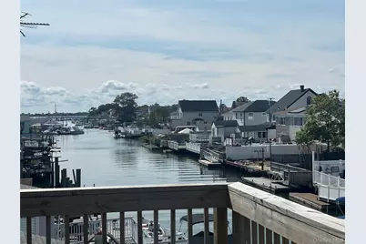 20 Bayview Avenue, Howard Beach, NY 11414 - Photo 15