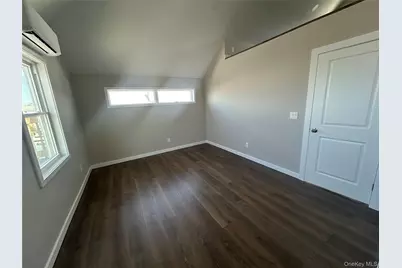 20 Bayview Avenue, Howard Beach, NY 11414 - Photo 7