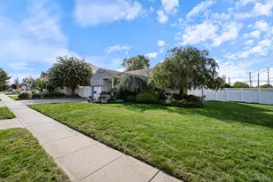 68 Thorne Ave, Massapequa, NY 11758 - Photo 21