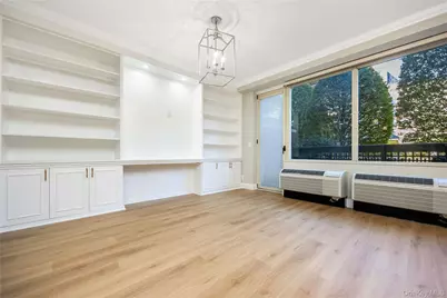 100 Hilton Avenue #M27, Garden City, NY 11530 - Photo 7