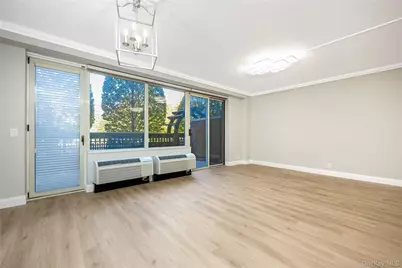 100 Hilton Avenue #M27, Garden City, NY 11530 - Photo 9