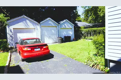 20 Pelhamside Drive, New Rochelle, NY 10801 - Photo 3