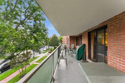 20 Canterbury Road #2F, Great Neck, NY 11021 - Photo 17