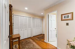 20 Canterbury Rd, Great Neck, NY 11021 - Photo 3