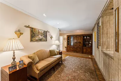 20 Canterbury Road #2F, Great Neck, NY 11021 - Photo 5