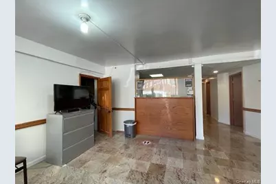 182-34 Hillside Avenue, Jamaica, NY 11432 - Photo 5