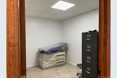 182-34 Hillside Avenue, Jamaica, NY 11432 - Photo 15