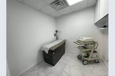 41-42 College Point Boulevard #2A, Flushing, NY 11355 - Photo 9