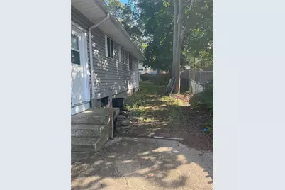 10 Cedarhurst Avenue, Selden, NY 11784 - Photo 15