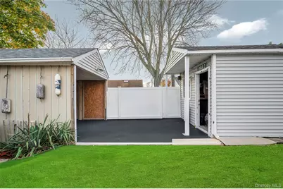 22 Herman Avenue, North Babylon, NY 11703 - Photo 23