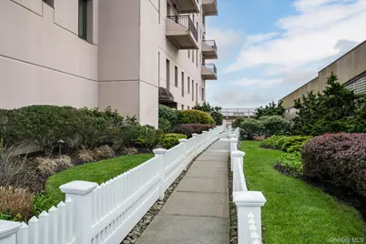 100 W Broadway #7L, Long Beach, NY 11561 - Photo 5