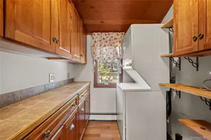 14 Whitestone Rd, Sound Beach, NY 11789 - Photo 9