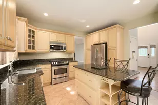 74 Red Maple Way, New Windsor, NY 12553 - Photo 5