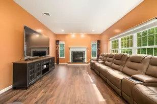 74 Red Maple Way, New Windsor, NY 12553 - Photo 3