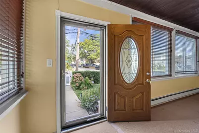 93 Vermont Avenue, Hempstead, NY 11550 - Photo 5