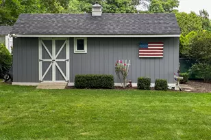 9 Linda Ln, East Moriches, NY 11940 - Photo 37