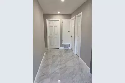 154 Charter Oaks, Brentwood, NY 11717 - Photo 13