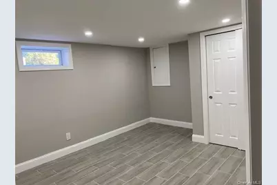 154 Charter Oaks, Brentwood, NY 11717 - Photo 25