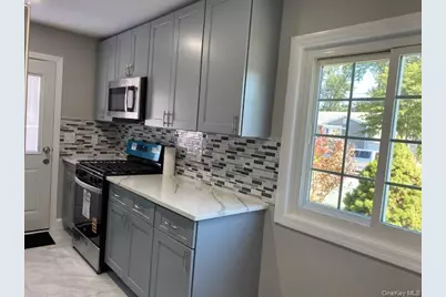 154 Charter Oaks, Brentwood, NY 11717 - Photo 9