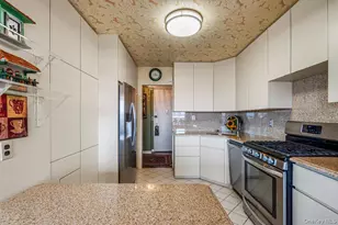 166-25 Powells Cove Blvd, Whitestone, NY 11357 - Photo 21