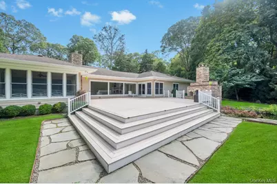 109 Oakside Drive, Smithtown, NY 11787 - Photo 9