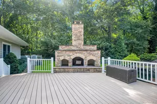 109 Oakside Dr, Smithtown, NY 11787 - Photo 7