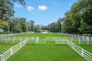 109 Oakside Dr, Smithtown, NY 11787 - Photo 35