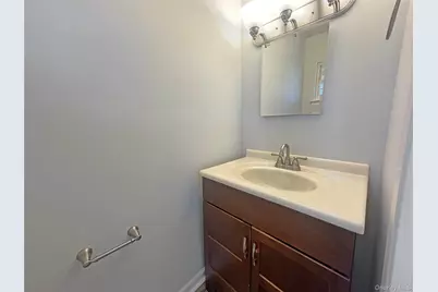 371 Pennsylvania Avenue, Mineola, NY 11501 - Photo 9