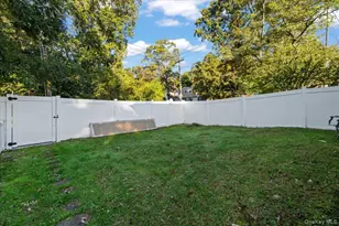 212 Locust Dr, Rocky Point, NY 11778 - Photo 35