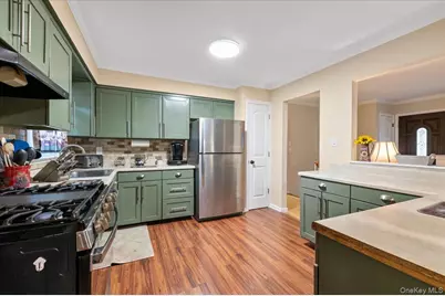 212 Locust Drive, Rocky Point, NY 11778 - Photo 11