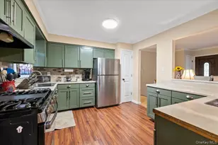 212 Locust Dr, Rocky Point, NY 11778 - Photo 11