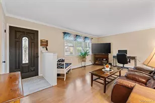 212 Locust Dr, Rocky Point, NY 11778 - Photo 5