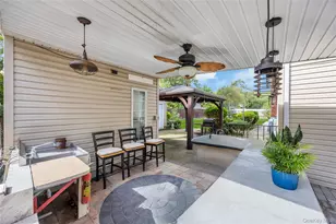 194 Cranford Blvd, Mastic, NY 11950 - Photo 17