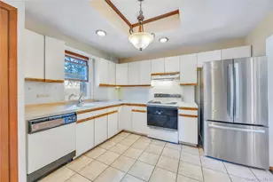 194 Cranford Blvd, Mastic, NY 11950 - Photo 5